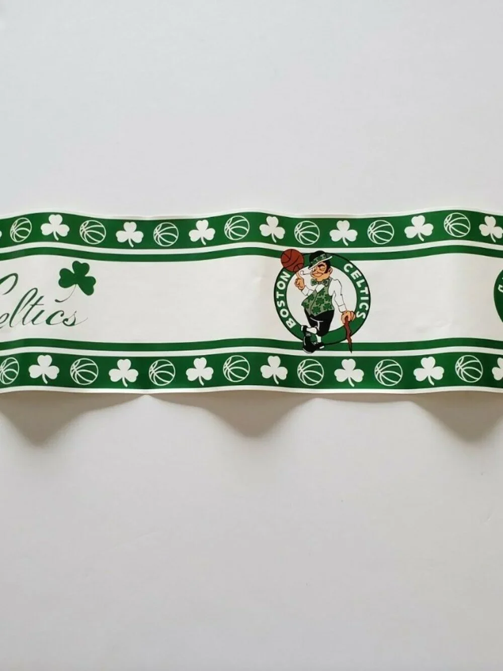 BOSTON CELTICS NBA GREEN PEEL & STICK WALLPAPER BORDER. NEW